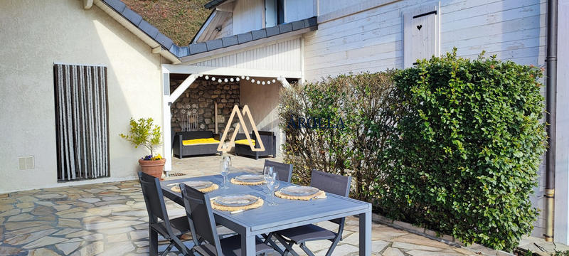 Maison ancienne - 236 m² - 10 pièces