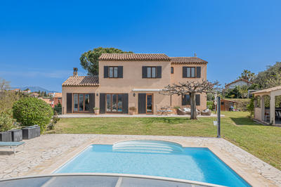 Maison - 181 m² - 8 pièces