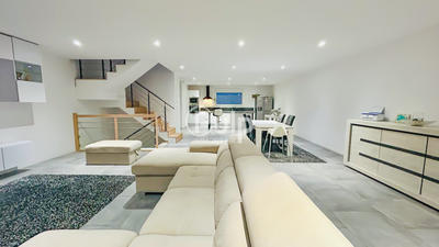 Maison - 230 m² - 5 pièces