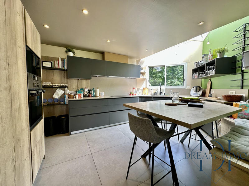 Maison contemporaine - 360 m² - 8 pièces