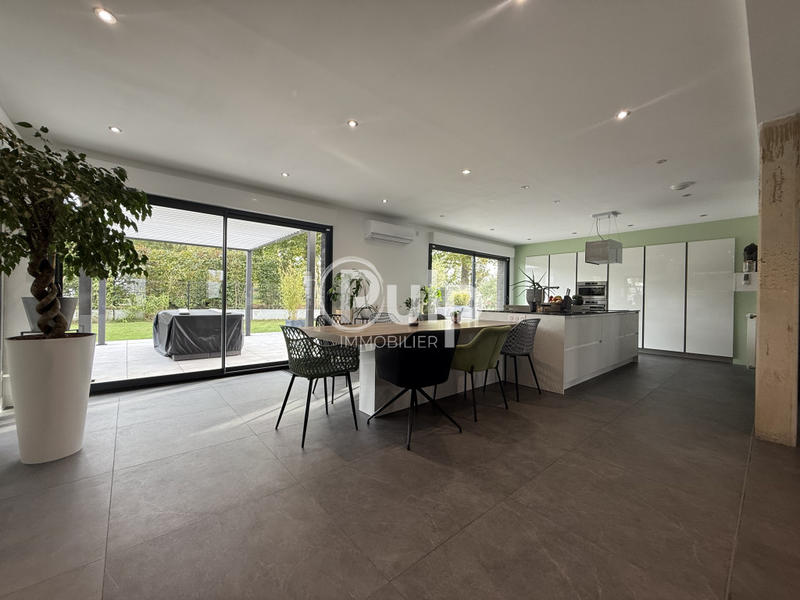 Villa - 175 m² - 6 pièces