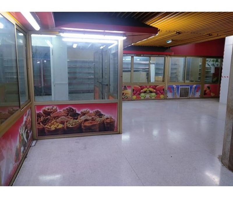 Local commercial - 122 m² - 1 pièce