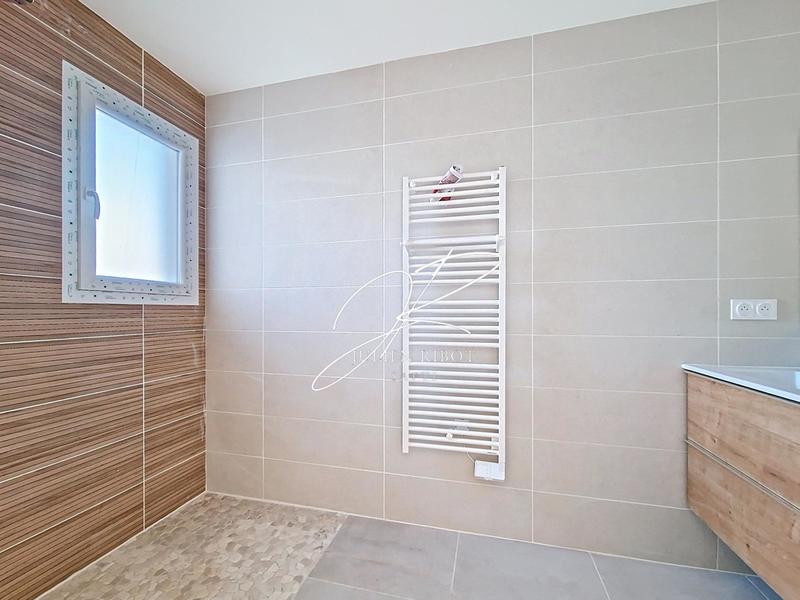 Maison - 99 m² - 4 pièces