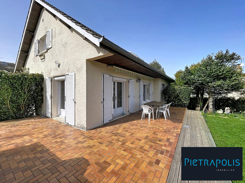 Maison - 186 m² - 8 pièces