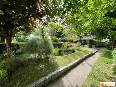 Maison - 270 m² - 8 pièces