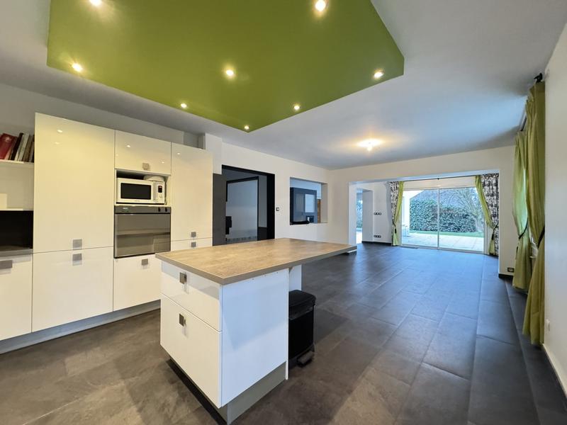 Villa - 281 m² - 9 pièces