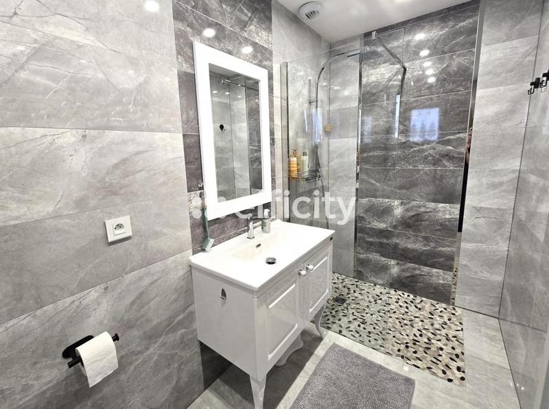 Maison - 146 m² - 6 pièces