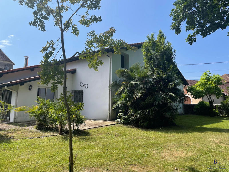 Maison - 272 m² - 6 pièces