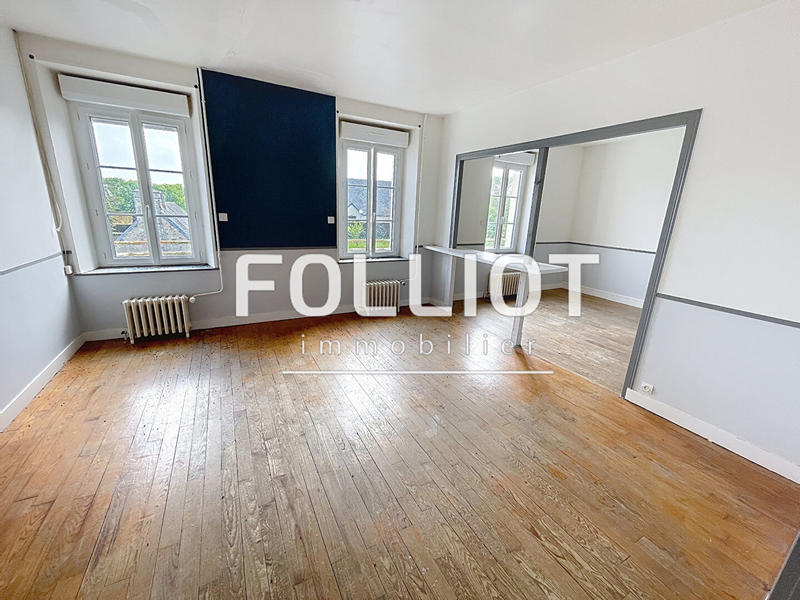 Maison - 225 m² - 8 pièces