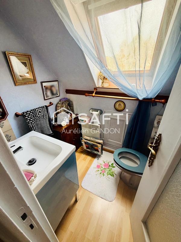 Maison - 238 m² - 9 pièces