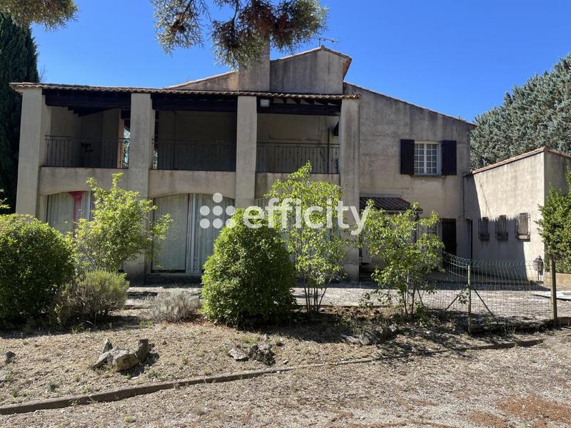 Maison - 258 m² - 9 pièces