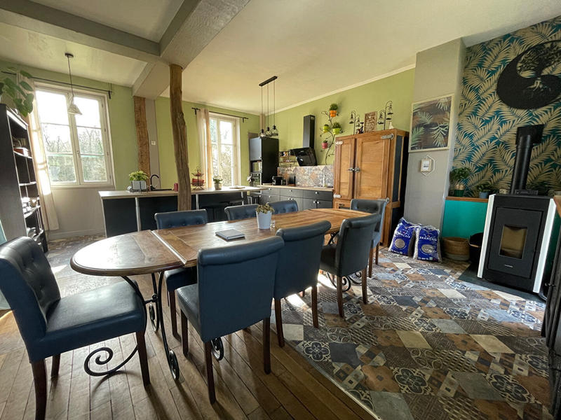 Maison - 230 m² - 8 pièces