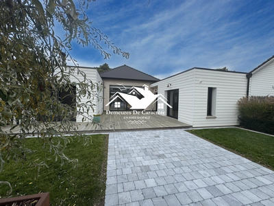 Maison - 210 m² - 6 pièces