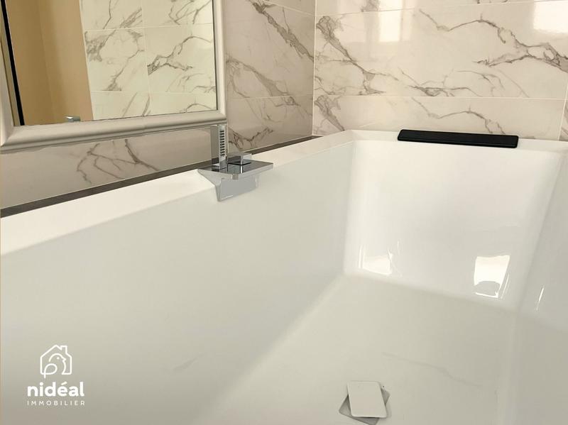 Appartement - 99 m² - 4 pièces