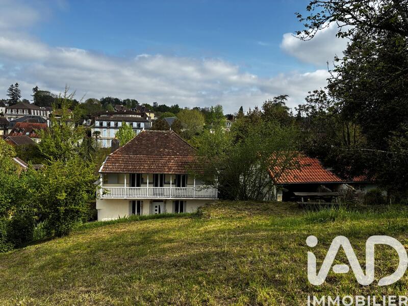 Maison de village - 221 m² - 10 pièces