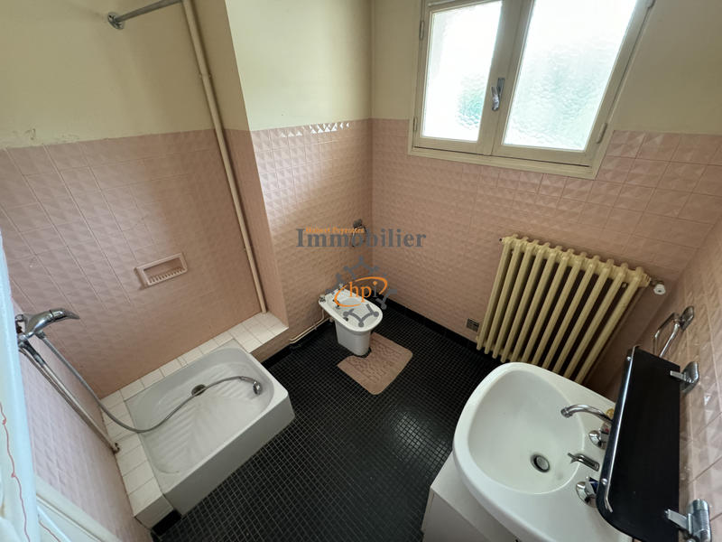 Maison - 257 m² - 12 pièces