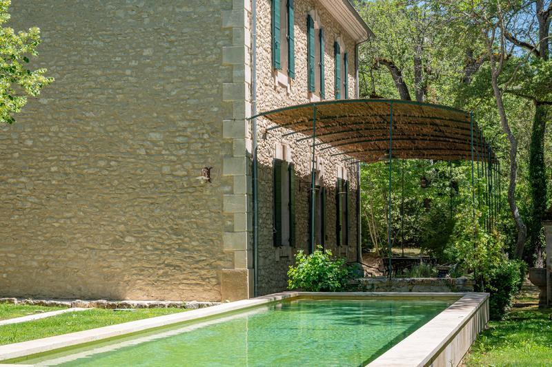 Maison - 330 m² - 8 pièces