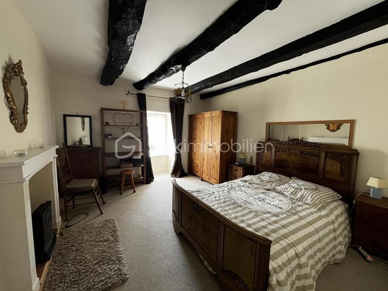 Maison en pierre - 200 m² - 6 pièces