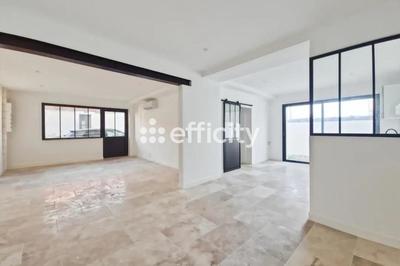 Maison - 146 m² - 6 pièces