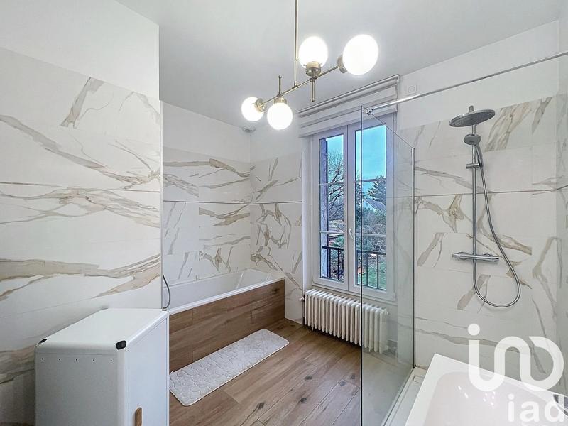 Maison - 180 m² - 7 pièces