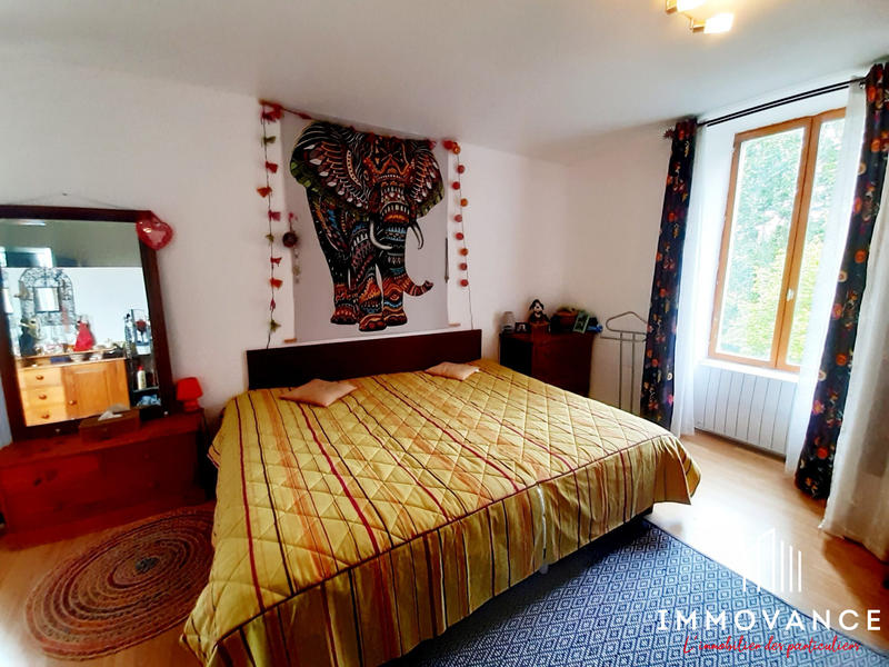 Maison - 350 m² - 16 pièces