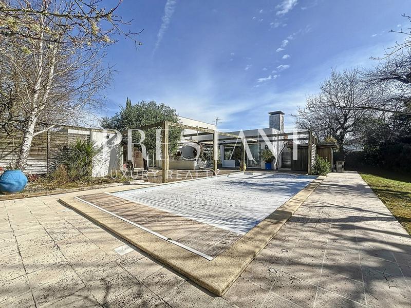 Maison - 209 m² - 6 pièces