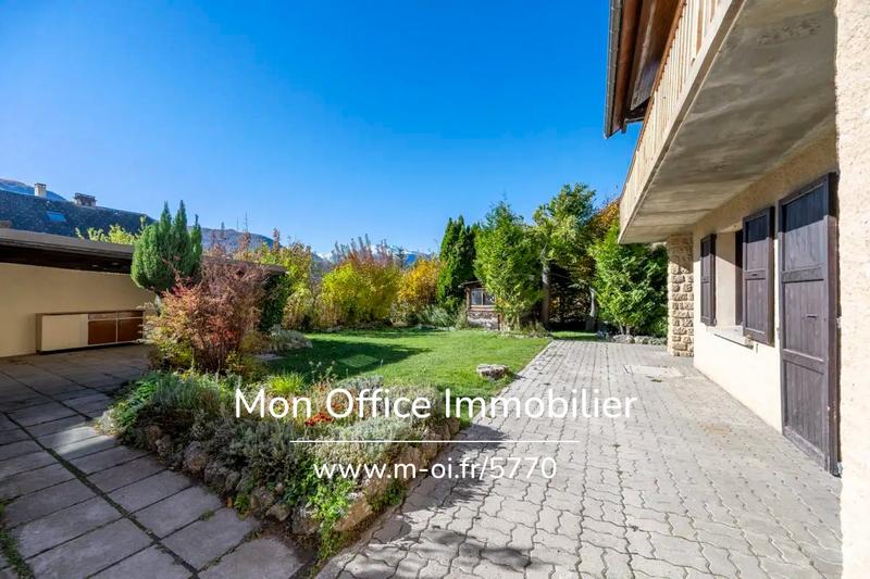 Maison - 210 m² - 7 pièces