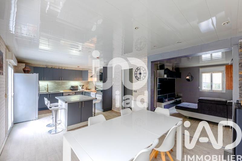 Maison - 127 m² - 8 pièces