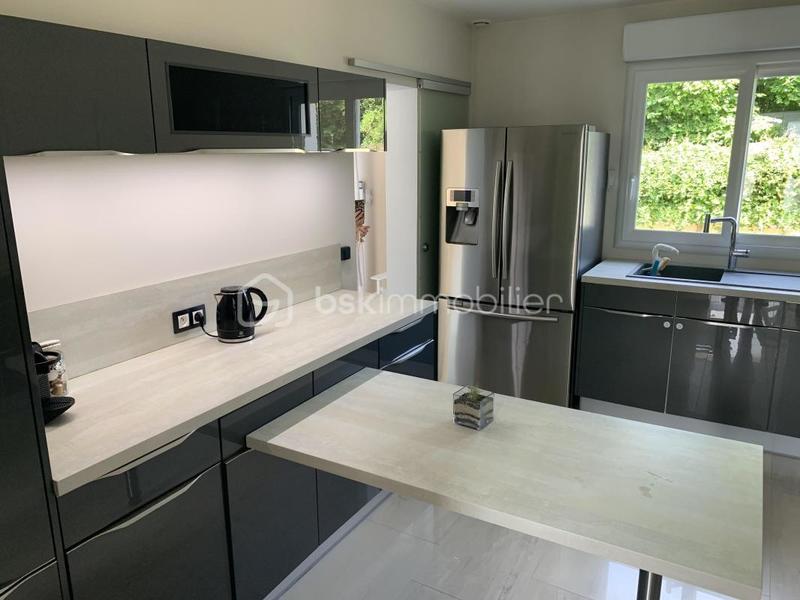 Maison traditionnelle - 159 m² - 6 pièces