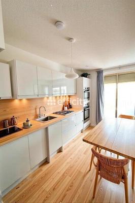 Appartement - 82 m² - 3 pièces