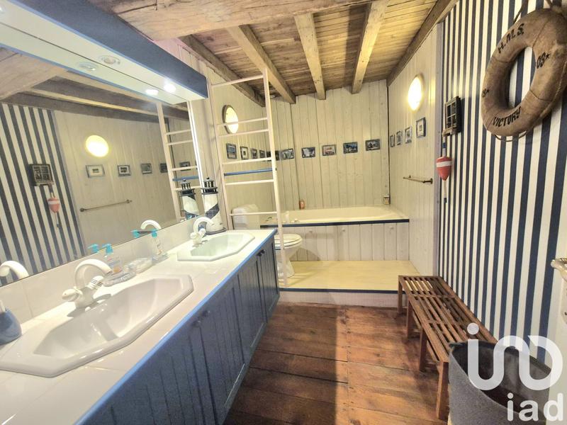 Maison - 348 m² - 8 pièces