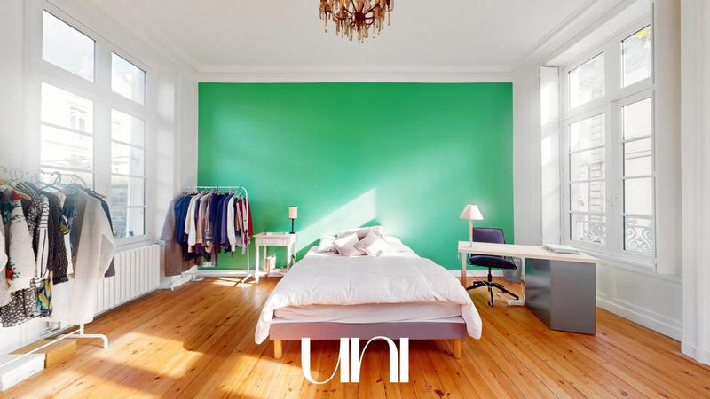 Maison - 218 m² - 8 pièces