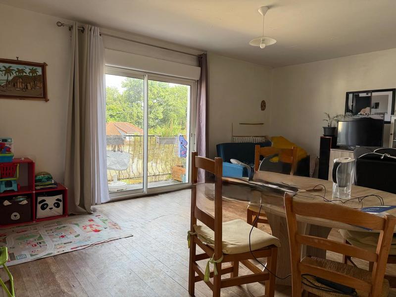 Appartement - 85 m² - 4 pièces