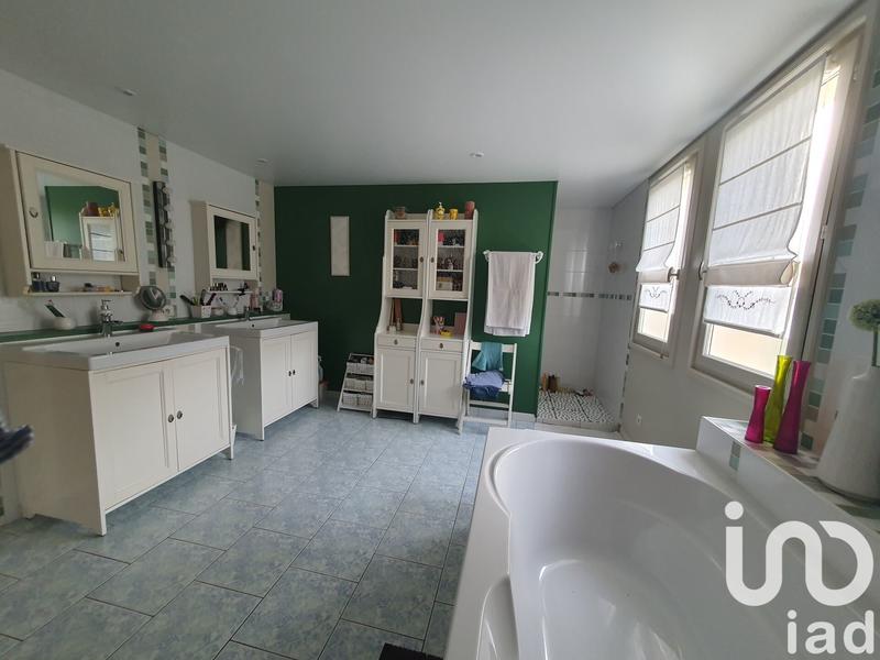 Maison - 200 m² - 7 pièces