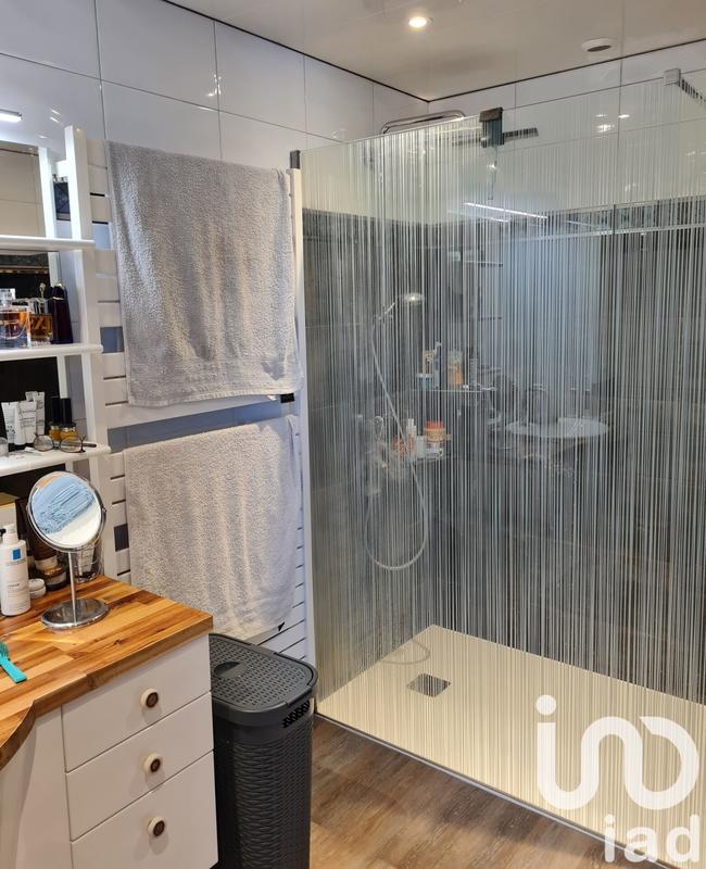 Maison - 250 m² - 10 pièces