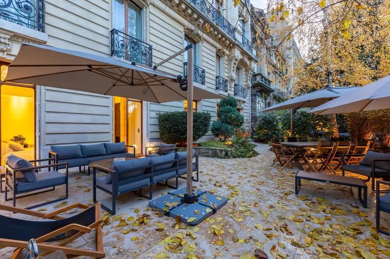 Appartement - 260 m² - 6 pièces