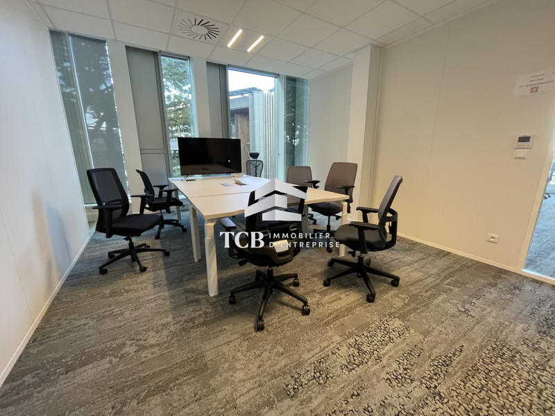 Bureau - 665 m²