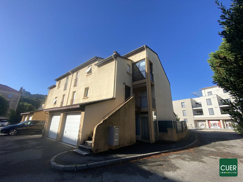 Appartement - 80 m² - 4 pièces