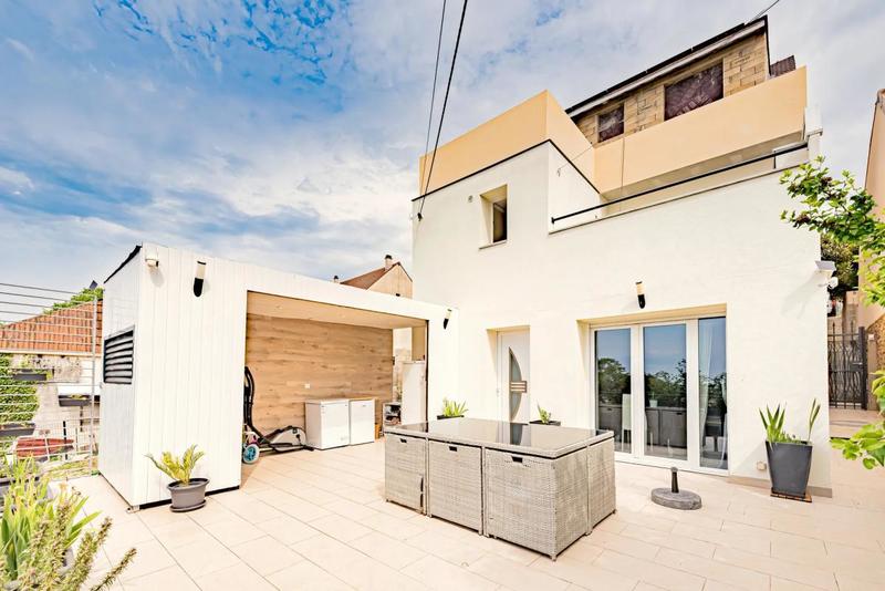 Maison - 270 m² - 7 pièces