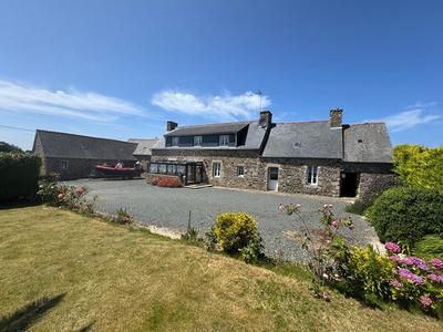 Corps de ferme - 122 m² - 6 pièces