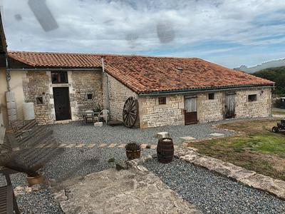 Maison - 234 m² - 5 pièces