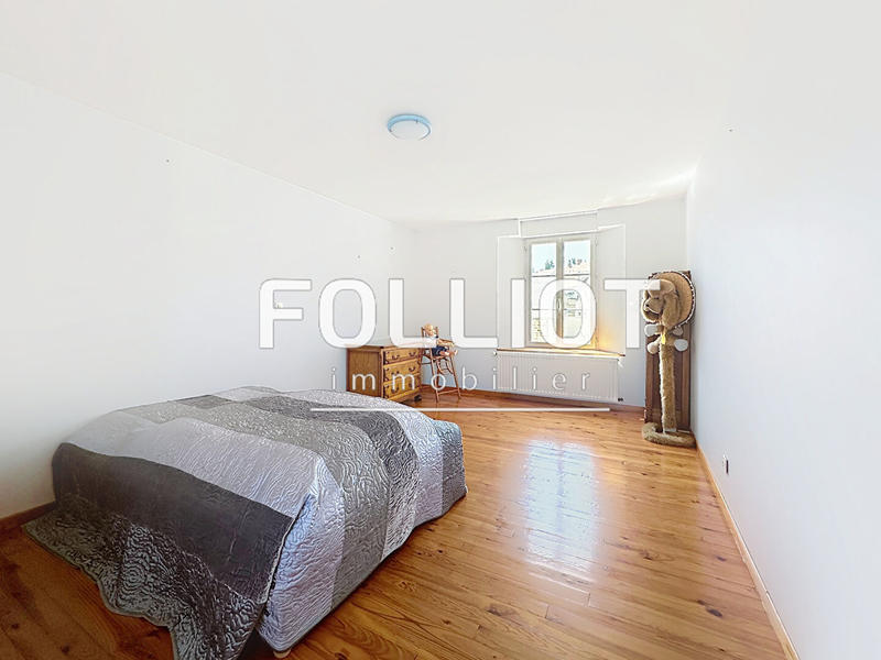 Maison - 302 m² - 16 pièces