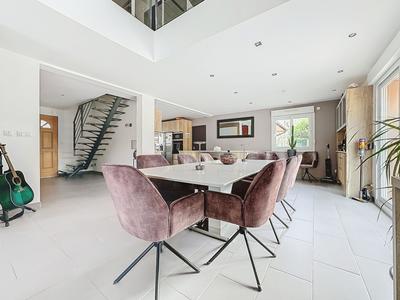 Maison - 284 m² - 7 pièces