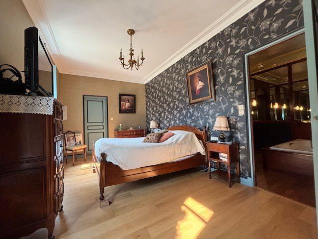 Maison ancienne - 215 m² - 7 pièces