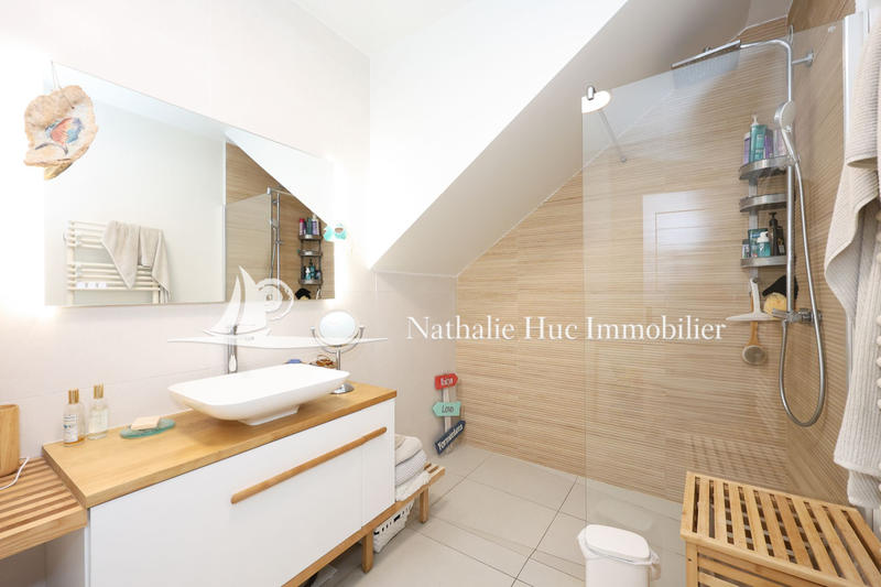 Maison - 200 m² - 3 pièces