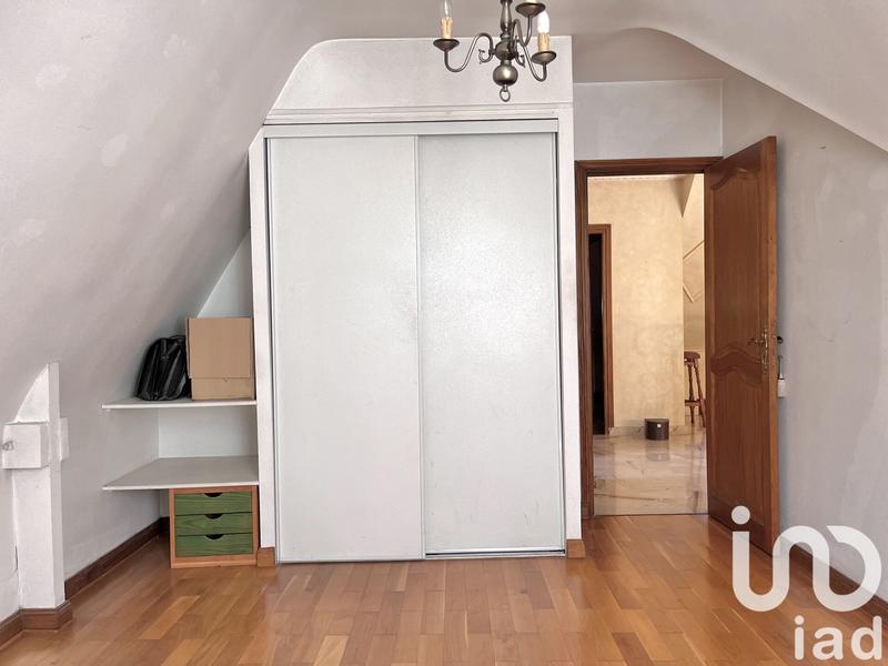 Maison - 334 m² - 9 pièces