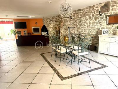 Maison de village - 245 m² - 9 pièces