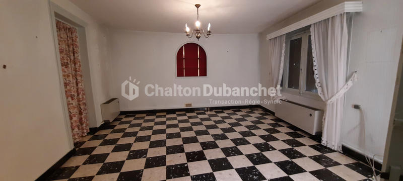 Maison - 195 m² - 8 pièces