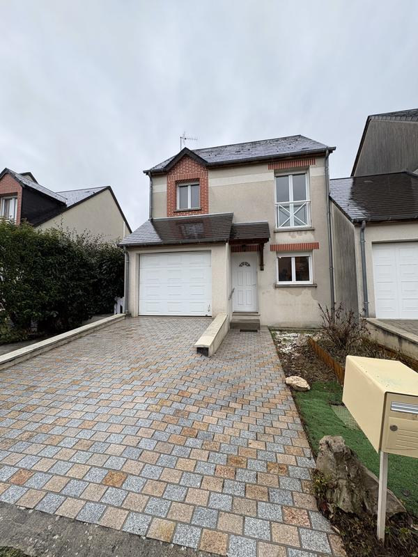 Maison - 87 m² - 4 pièces