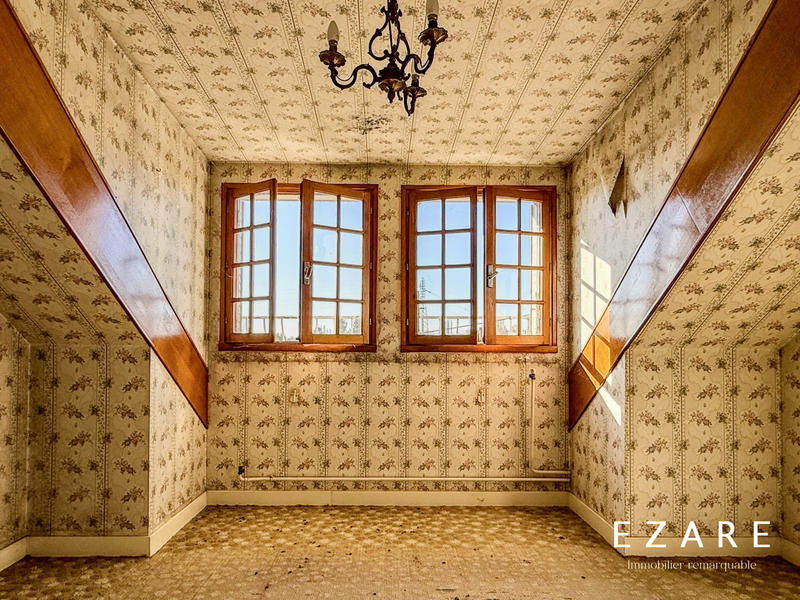 Maison traditionnelle - 149 m² - 6 pièces